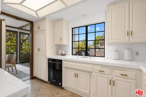 10794 Wilkins Ave #304, Los Angeles, CA 90024