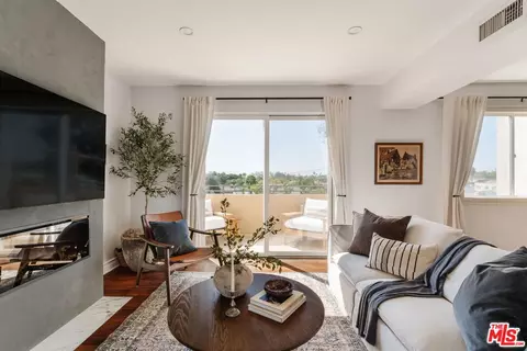 8866 Alcott St #4, Los Angeles, CA 90035