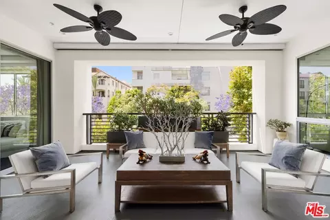 450 N Palm Dr #306, Beverly Hills, CA 90210