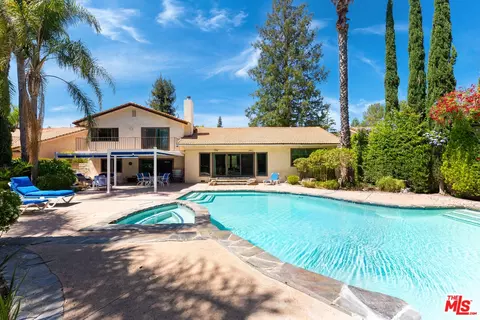 5041 Orrville Ave, Woodland Hills, CA 91367
