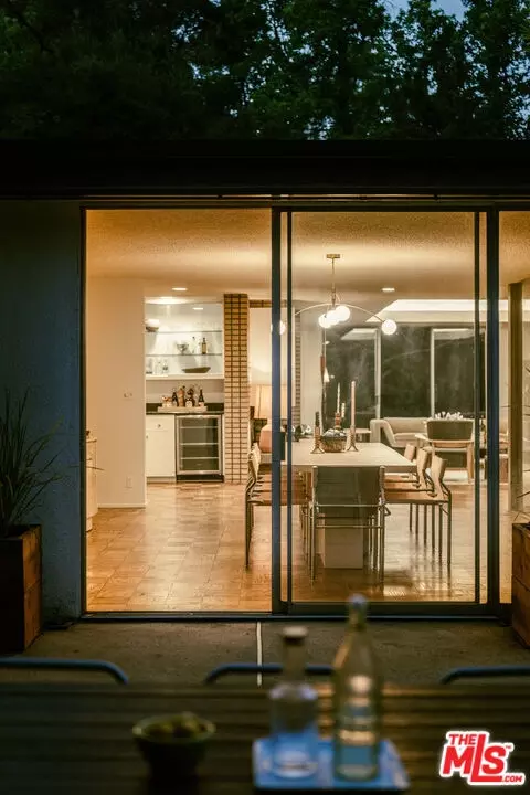 Dining - 832 Canon Dr, Pasadena, CA 91106 photo 5 of 5