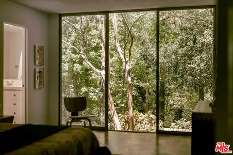 Bedroom - 832 Canon Dr, Pasadena, CA 91106 photo 5 of 8