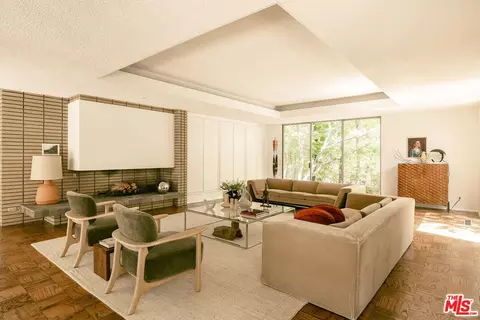 Living - 832 Canon Dr, Pasadena, CA 91106 photo 2 of 4