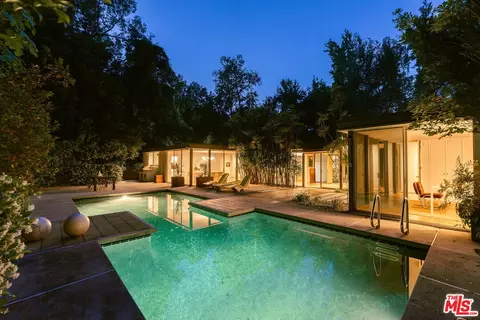 Exterior - 832 Canon Dr, Pasadena, CA 91106 photo 13 of 15