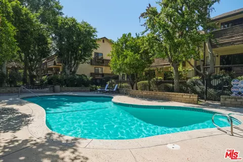 Exterior - 7312 Corbin Ave #J, Reseda, CA 91335 photo 4 of 7