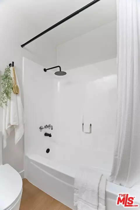 Bath - 7312 Corbin Ave #J, Reseda, CA 91335 photo 2 of 2