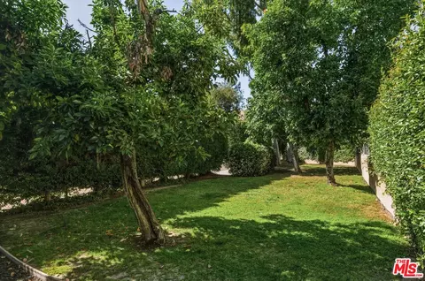 Exterior - 7312 Corbin Ave #J, Reseda, CA 91335 photo 6 of 7