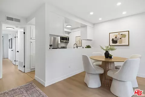 Dining - 7312 Corbin Ave #J, Reseda, CA 91335 photo 1 of 1