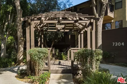 Exterior - 7312 Corbin Ave #J, Reseda, CA 91335 photo 3 of 7