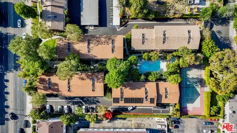 View/Area - 7312 Corbin Ave #J, Reseda, CA 91335 photo 1 of 1