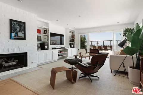 2431 3rd St #7, Santa Monica, CA 90405