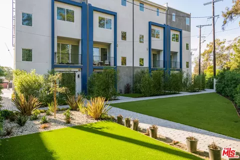 5851 Westside Crossing Ln, Los Angeles, CA 90034