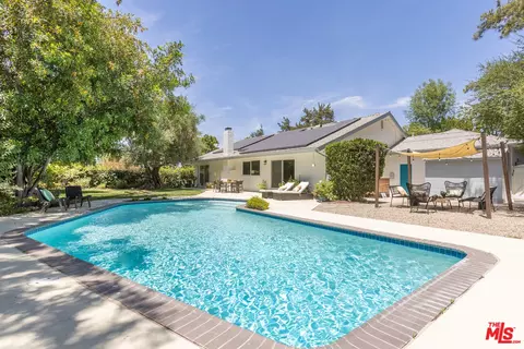 5071 Shirley Ave, Tarzana, CA 91356