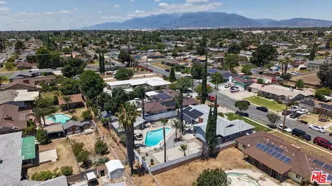View/Area - 369 E Van Koevering St, Rialto, CA 92376 photo 8 of 12