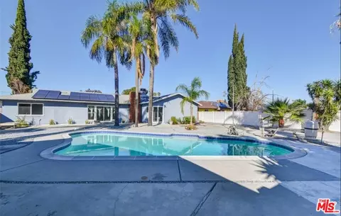 Exterior - 369 E Van Koevering St, Rialto, CA 92376 photo 11 of 14