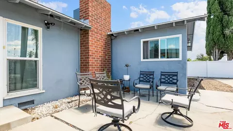 Exterior - 369 E Van Koevering St, Rialto, CA 92376 photo 12 of 14