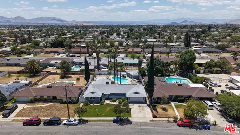 View/Area - 369 E Van Koevering St, Rialto, CA 92376 photo 3 of 12