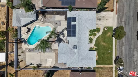 View/Area - 369 E Van Koevering St, Rialto, CA 92376 photo 10 of 12