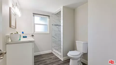 Bath - 369 E Van Koevering St, Rialto, CA 92376 photo 2 of 3