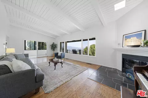 3543 Lavell Dr, Los Angeles, CA 90065