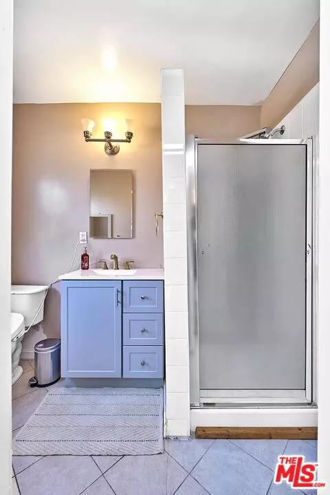 Bath - 9885 Lev Ave, Arleta, CA 91331 photo 1 of 6