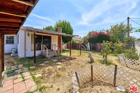 Exterior - 9885 Lev Ave, Arleta, CA 91331 photo 6 of 8
