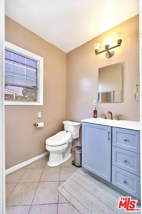 Bath - 9885 Lev Ave, Arleta, CA 91331 photo 2 of 6