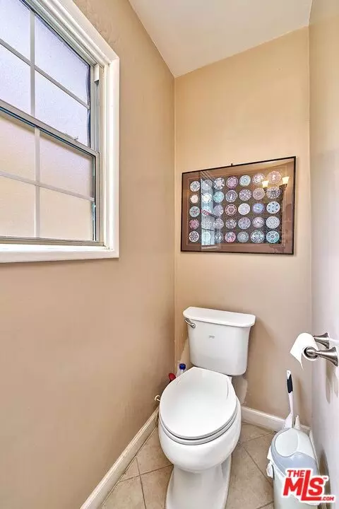 Bath - 9885 Lev Ave, Arleta, CA 91331 photo 4 of 6