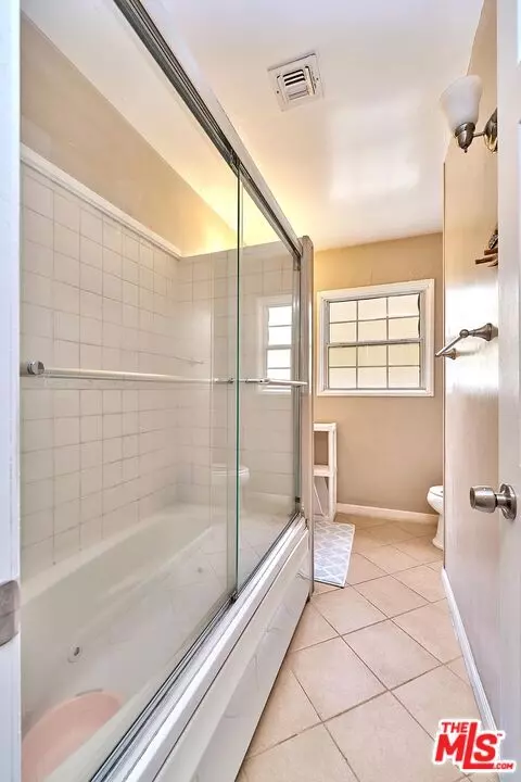 Bath - 9885 Lev Ave, Arleta, CA 91331 photo 6 of 6