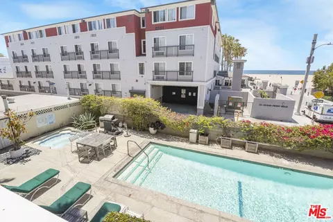 22 Navy St #205, Venice, CA 90291