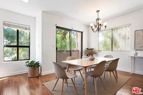 5322 Colodny Dr #9, Agoura Hills, CA 91301