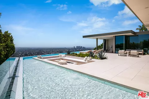 9016 Thrasher Ave, Los Angeles, CA 90069