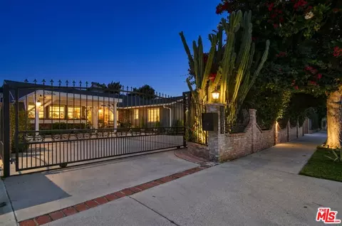 13006 Magnolia Blvd, Sherman Oaks, CA 91423