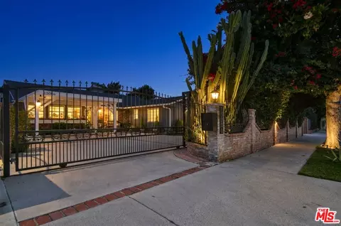 13006 Magnolia Blvd, Sherman Oaks, CA 91423