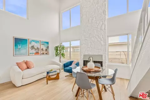 16 Quarterdeck St #301, Marina Del Rey, CA 90292