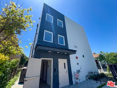 142 E 84th St, Los Angeles, CA 90003