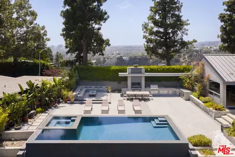 1270 Lago Vista Dr, Beverly Hills, CA 90210