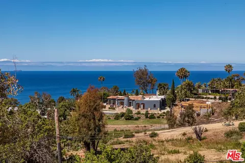 22077 Carbon Mesa Rd, Malibu, CA 90265 photo 2