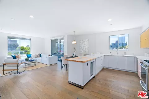 11764 Idaho Ave #301, Los Angeles, CA 90025