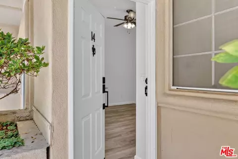 11112 La Maida St #14, North Hollywood, CA 91601