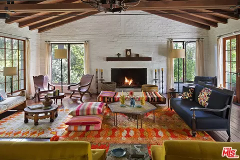 2840 Seattle Dr, Los Angeles, CA 90046