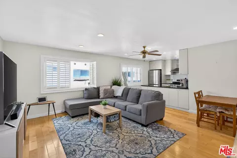2444 4th St #4, Santa Monica, CA 90405