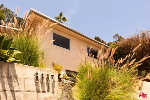 8657 Metz Pl, West Hollywood, CA 90069