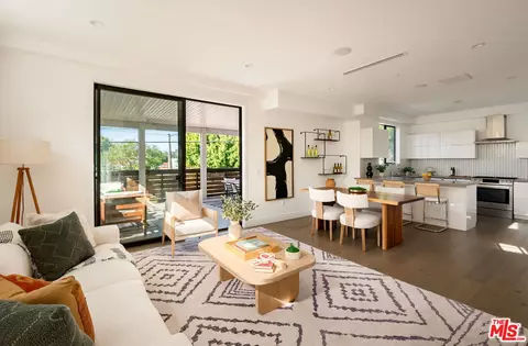 6075 Hargis St, Los Angeles, CA 90034