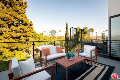 6075 Hargis St, Los Angeles, CA 90034