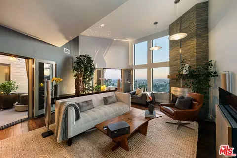 5677 Spreading Oak Dr, Los Angeles, CA 90068
