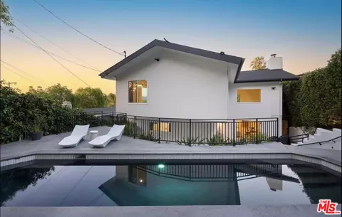 4041 Davana Rd, Sherman Oaks, CA 91423