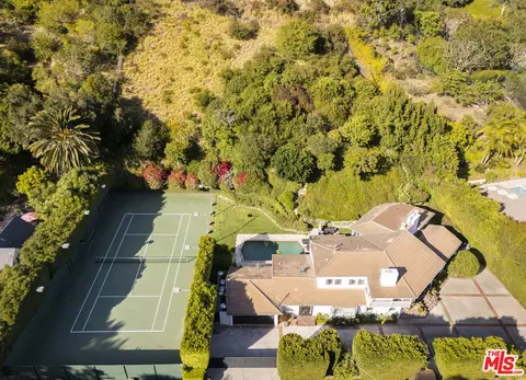 760 N Beverly Glen Blvd, Los Angeles, CA 90077