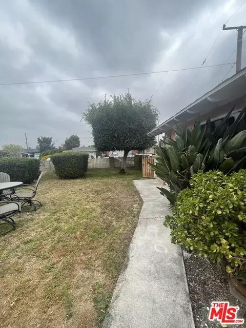 606 W Galavan St, Carson, CA 90745 photo 3