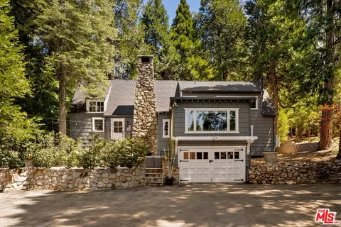 179 D Ln, Lake Arrowhead, CA 92352